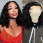 Peluca de fibra natural - densidad alta - rizado suave - negro - 45,75cm